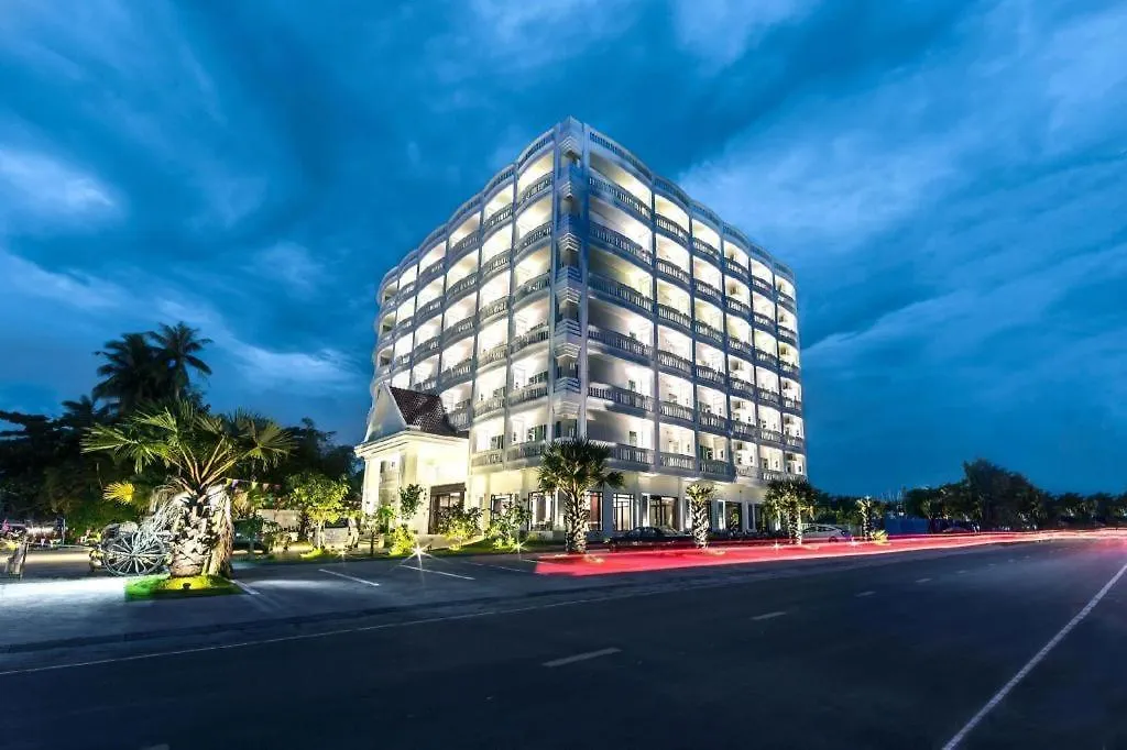 The Palm Hotel location