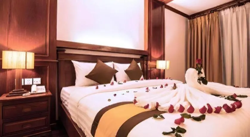**** Üdülőközpont The Palm Hotel Sihanoukville Kambodzsa
